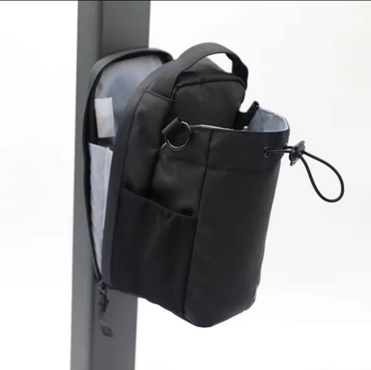 Magnetic Water bottle bag. Small, portable, and perfect for training.